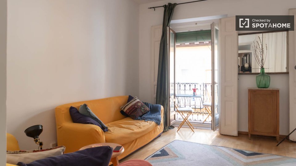 Double room Madrid, 2 beds — photo 19