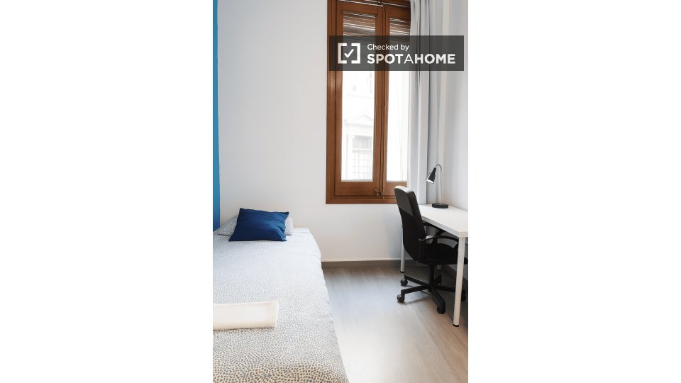 Double room Barcelona, 10 beds, 180m² — photo 50