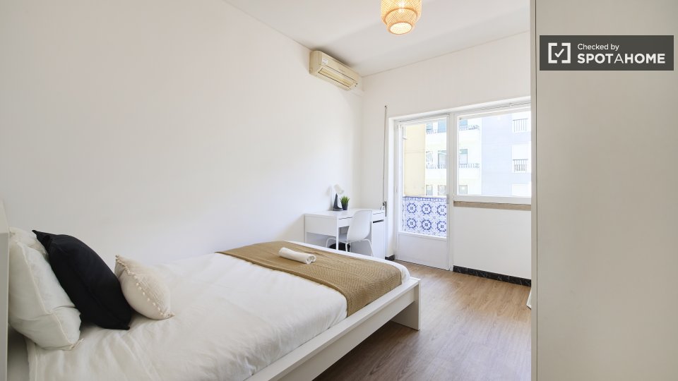 Double room Lisbon, 9 beds — photo 17