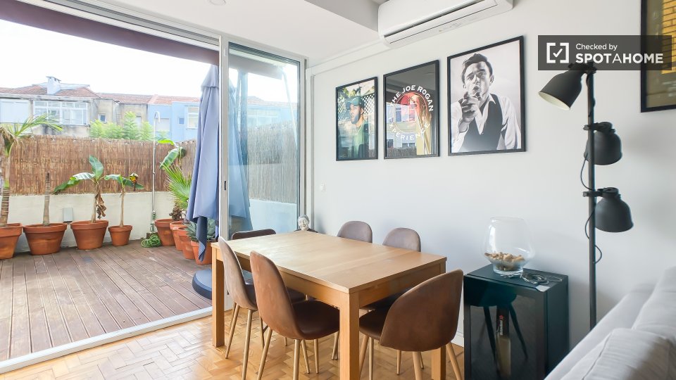 Apartment Lisbon, 2 beds, 77m² — photo 14
