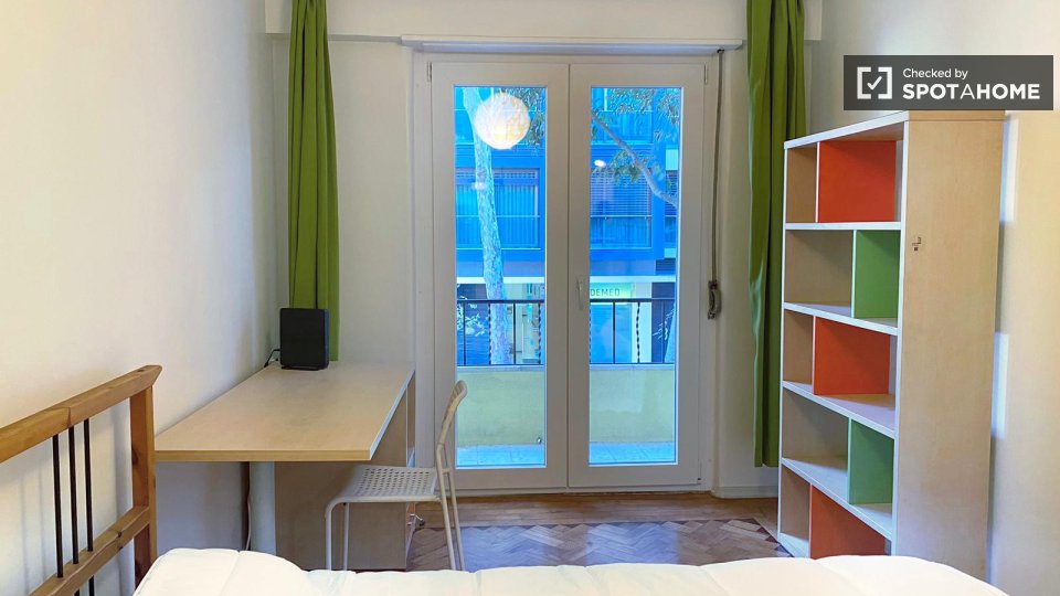 Double room Lisbon, 3 beds, 70m² — photo 19