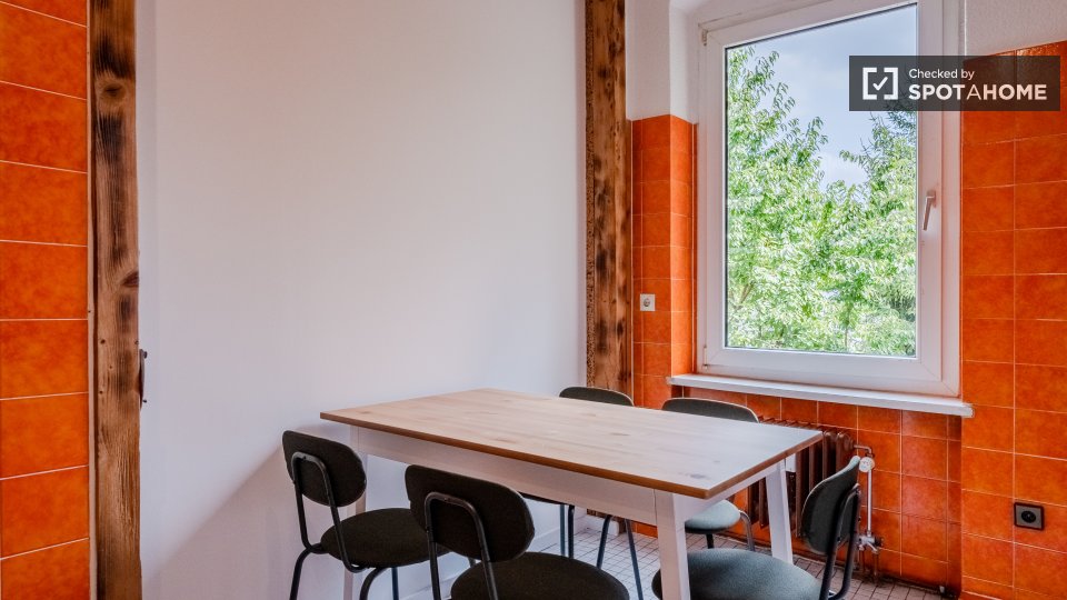Double room Berlin, 5 beds, 86m² — photo 8