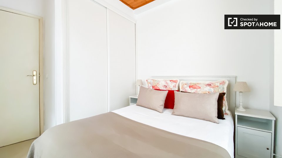 Apartment Lisbon, 1 bed — photo 8