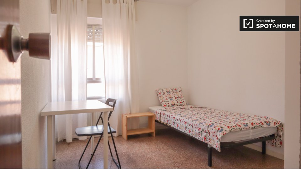 Double room Madrid, 4 beds — photo 19