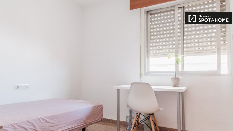 Double room Valencia, 5 beds, 160m² — photo 19