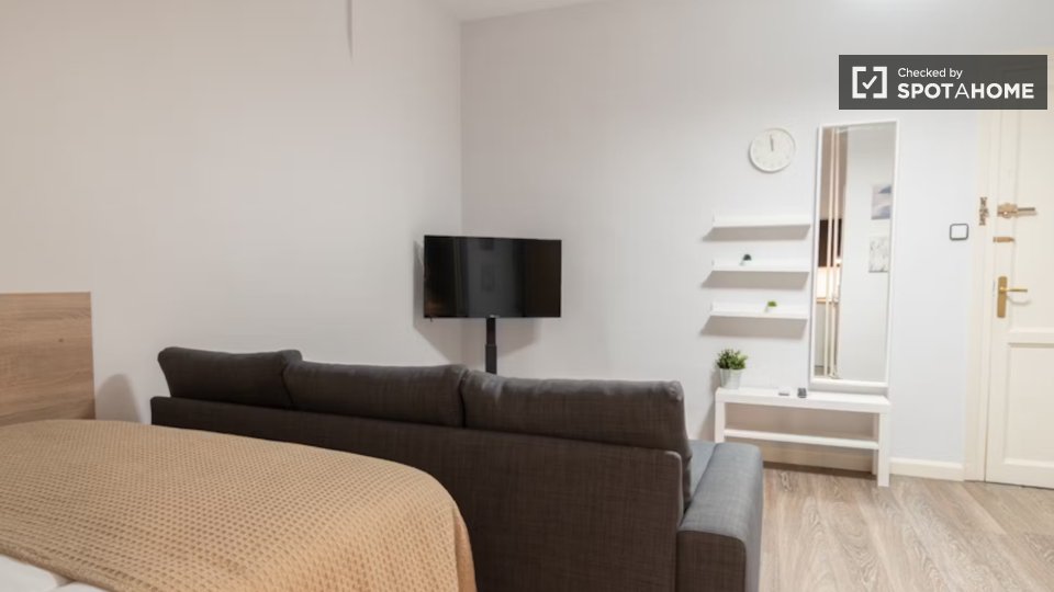 Double room Madrid, 5 beds, 120m² — photo 32
