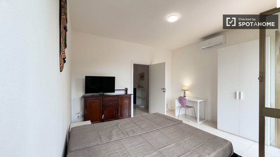 Double room Milan, 3 beds — photo 17