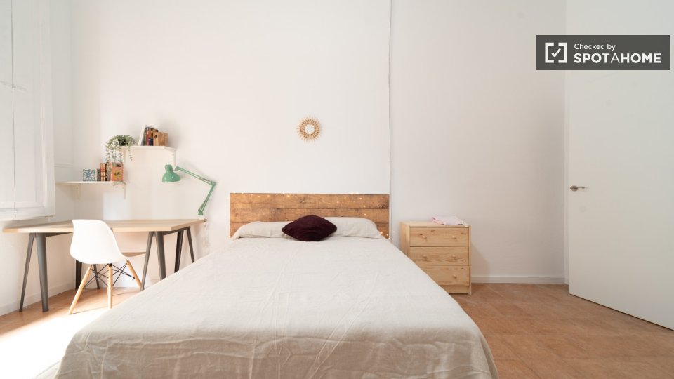 Double room Barcelona, 14 beds, 400m² — photo 38