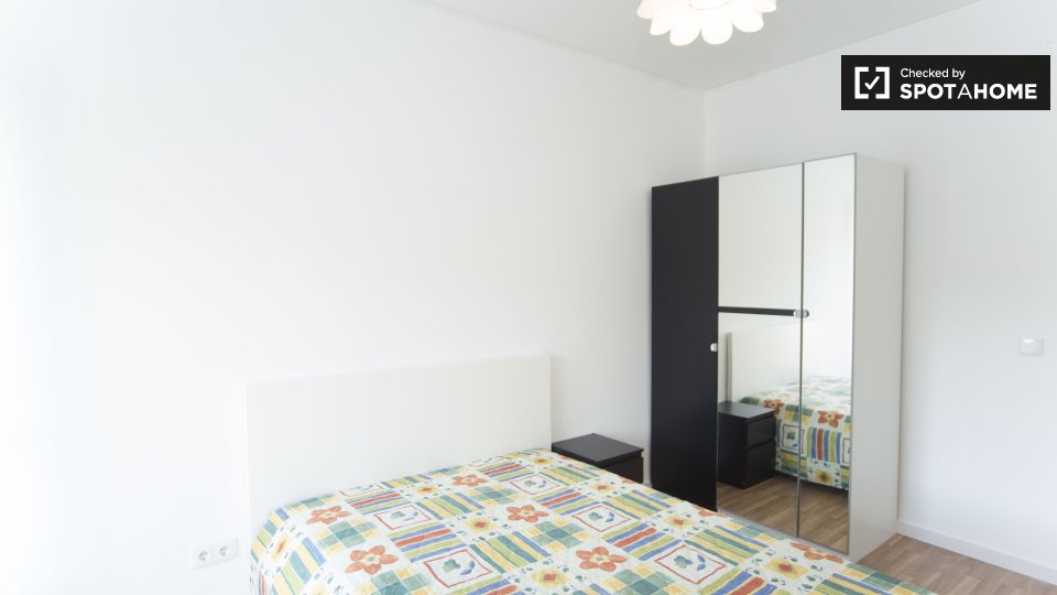 Double room Lisbon, 4 beds, 120m² — photo 4