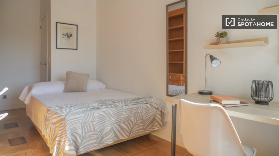 Double room Madrid, 18 beds — photo 15