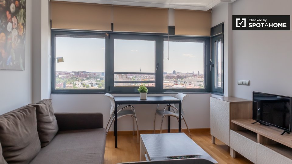 Apartment Madrid, 1 bed, 50m² — photo 1