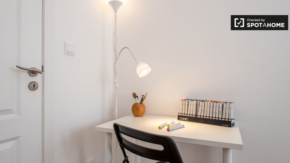 Double room Lisbon, 3 beds, 150m² — photo 3