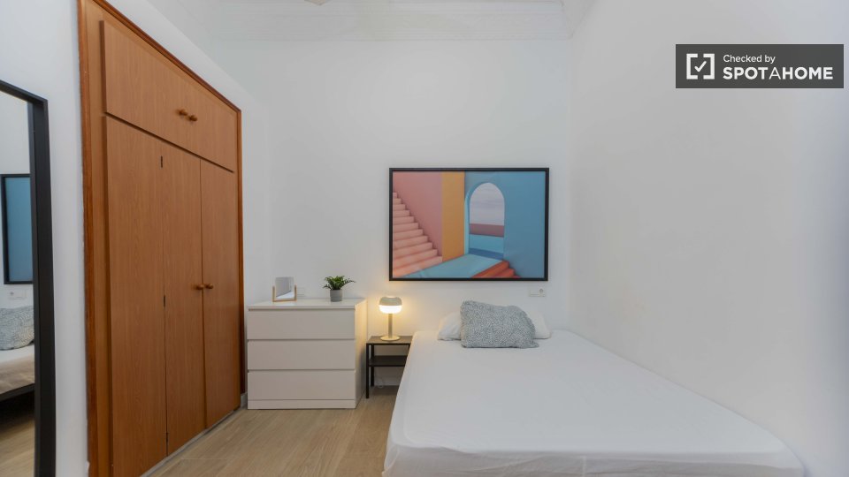 Double room Valencia, 5 beds — photo 11