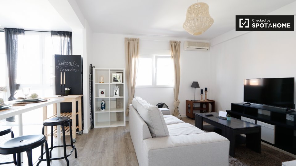 Double room Madrid, 3 beds, 85m² — photo 5