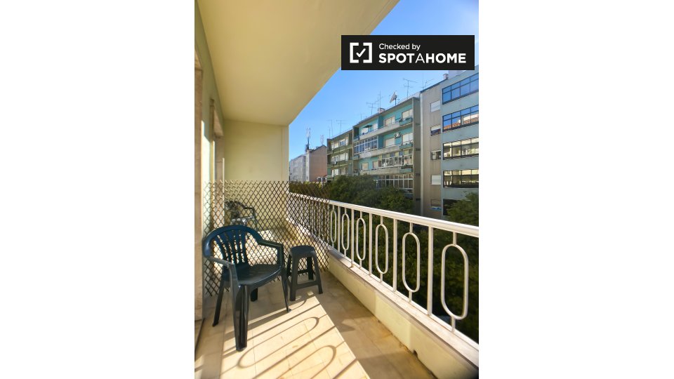 Double room Lisbon, 5 beds — photo 14