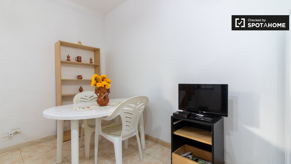 Double room Lisbon, 10 beds, 80m² — photo 17