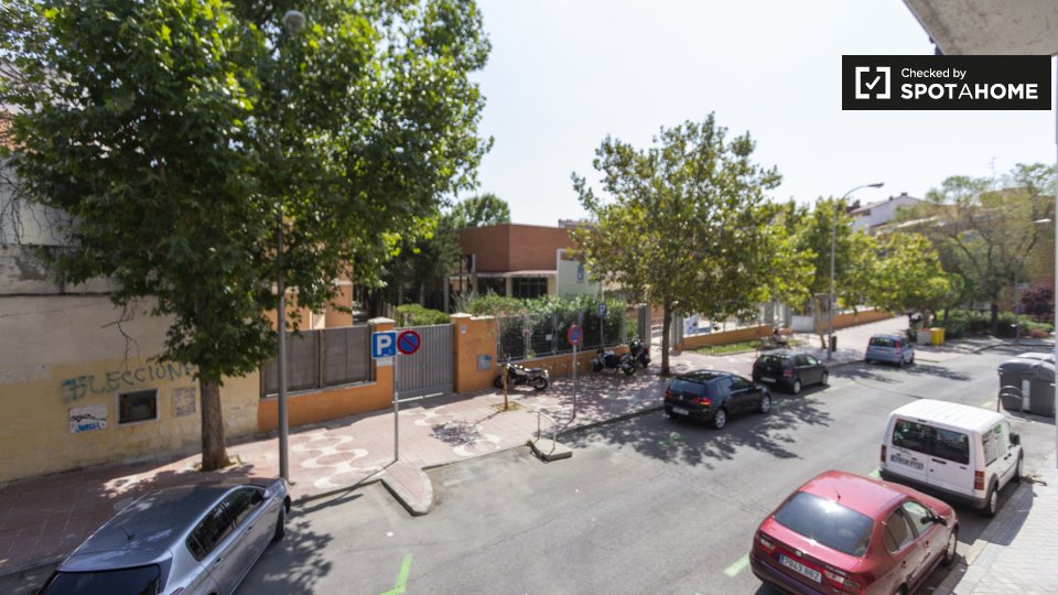 Double room Madrid, 4 beds, 90m² — photo 8