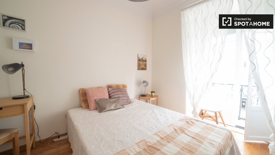 Double room Lisbon, 6 beds, 150m² — photo 4