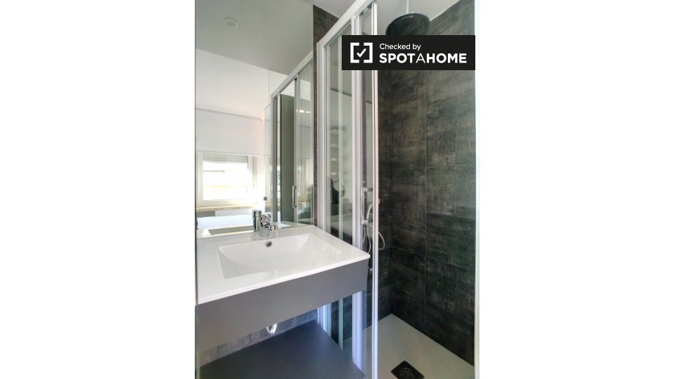 Double room Madrid, 6 beds — photo 11