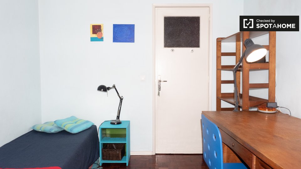 Double room Lisbon, 2 beds, 84m² — photo 3