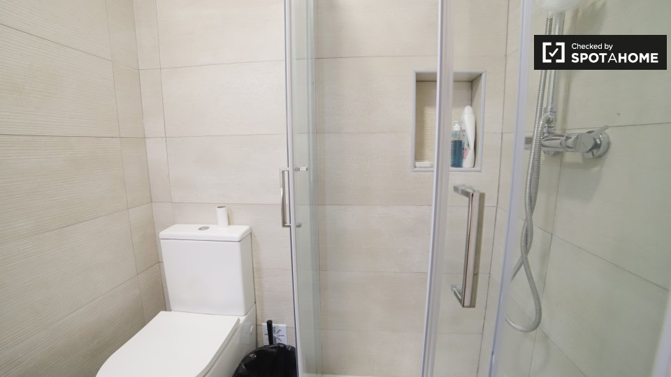 Double room Lisbon, 3 beds, 150m² — photo 14