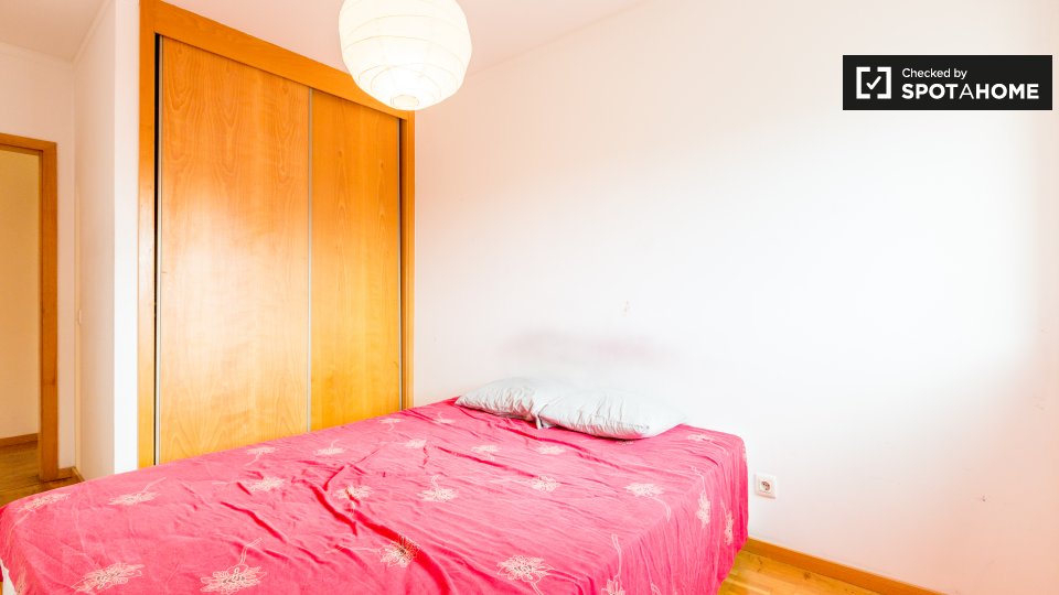 Double room Lisbon, 4 beds — photo 13