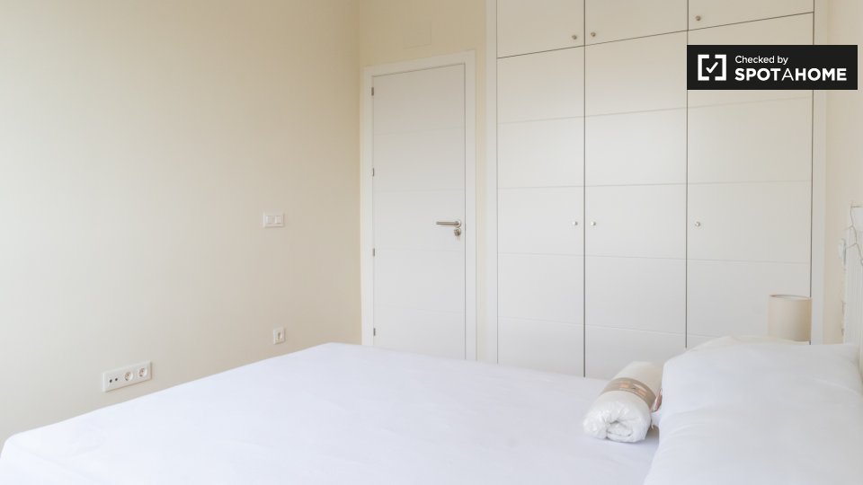 Double room Madrid, 5 beds, 200m² — photo 4