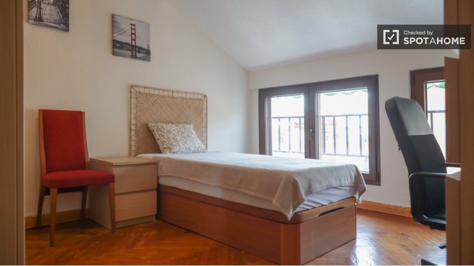 Double room Madrid, 5 beds — photo 7