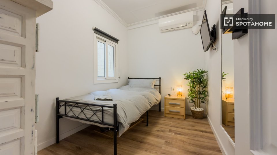 Apartment Barcelona, 3 beds, 67m² — photo 46