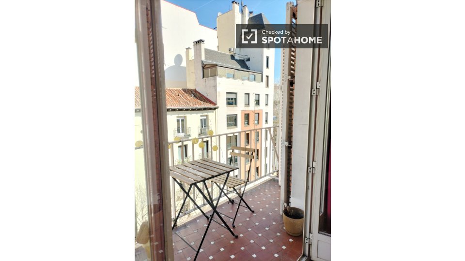 Double room Madrid, 6 beds, 200m² — photo 30