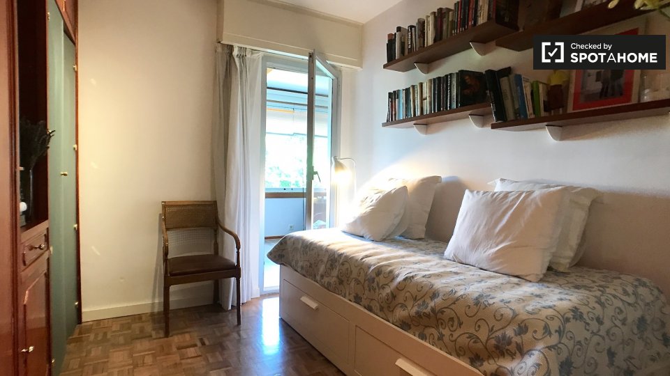 Double room Madrid, 2 beds, 180m² — photo 18