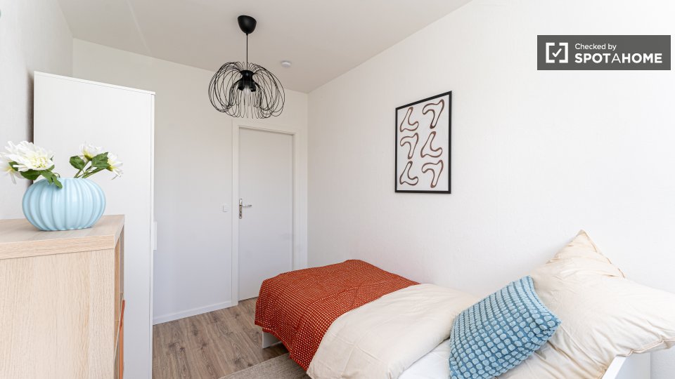 Double room Berlin, 4 beds, 62m² — photo 9