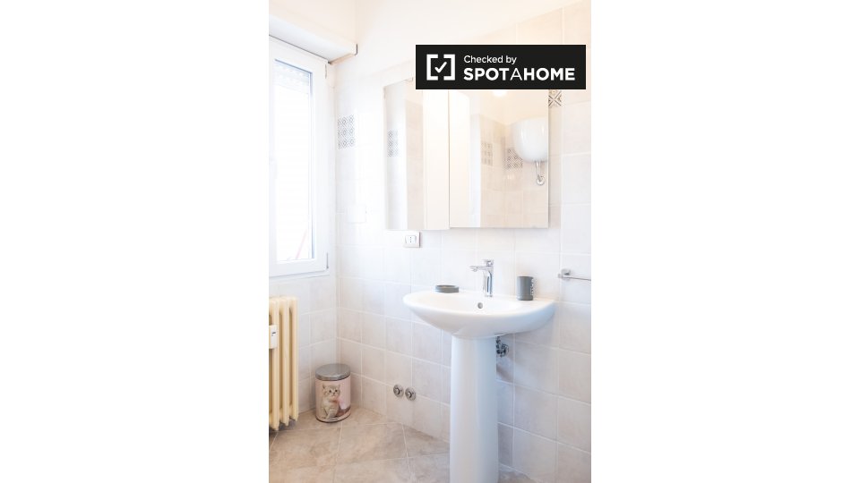 Double room Rome, 3 beds, 105m² — photo 7