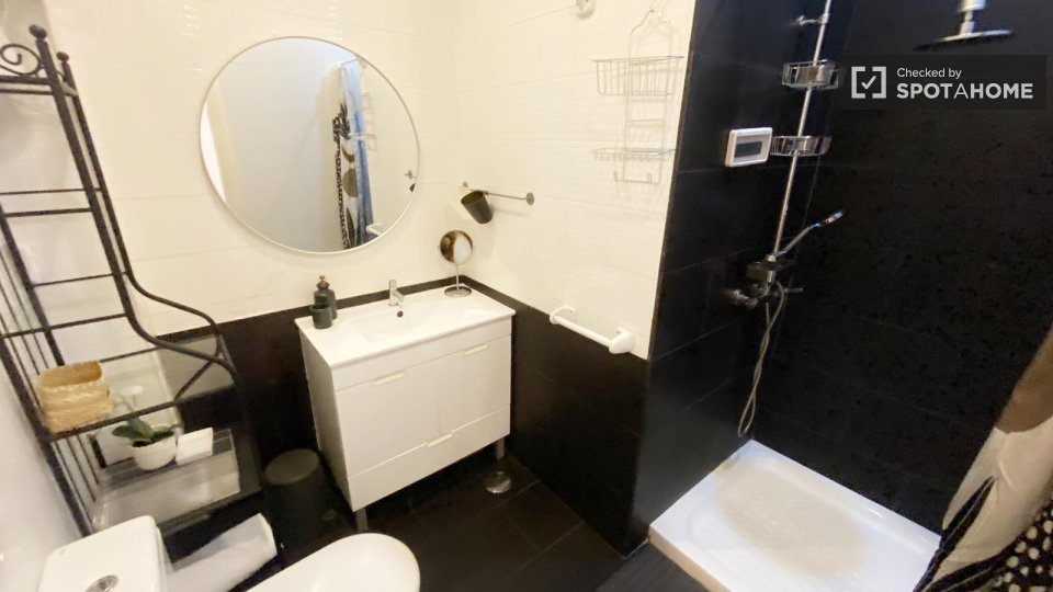 Apartment Lisbon, 1 bed, 95m² — photo 28