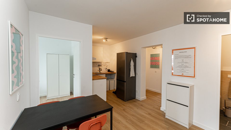 Double room Berlin, 5 beds, 80m² — photo 16