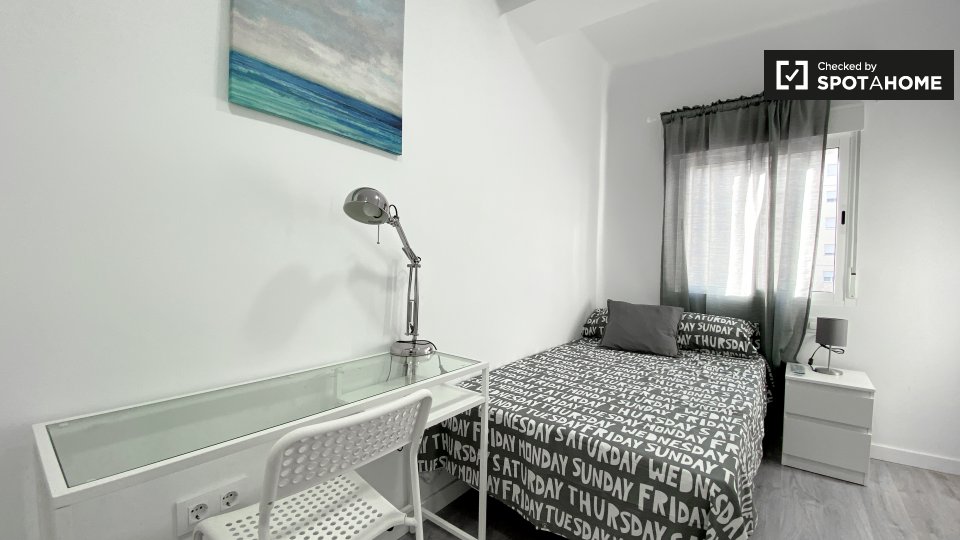Double room Valencia, 4 beds, 65m² — photo 2