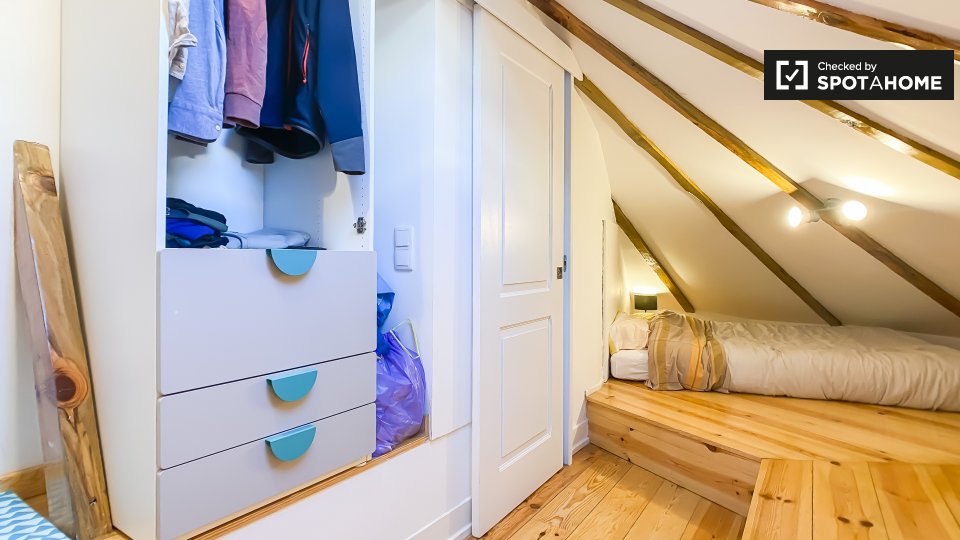 Double room Lisbon, 1 bed — photo 11