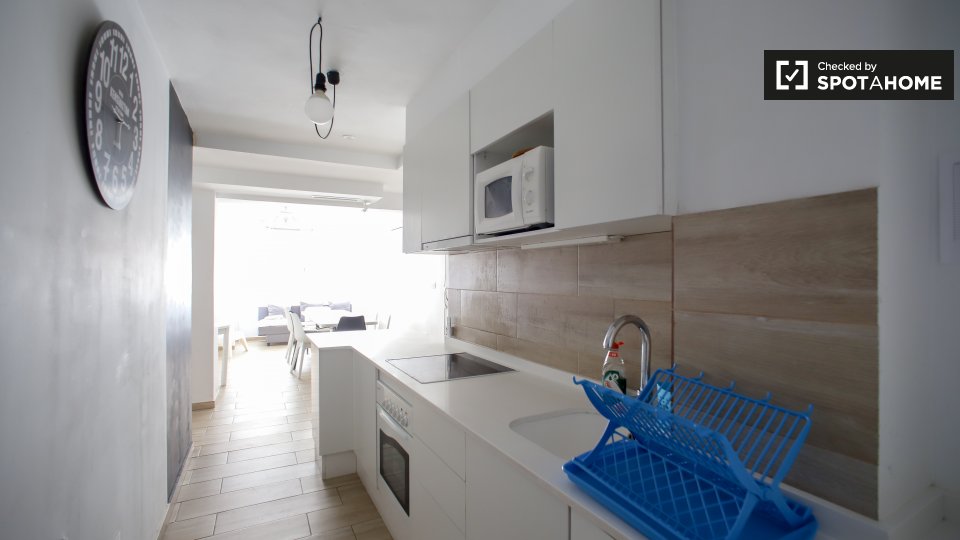 Double room Valencia, 4 beds, 85m² — photo 19