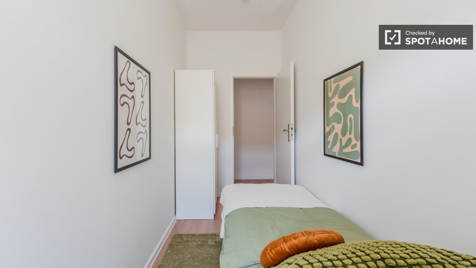 Double room Berlin, 6 beds, 82m² — photo 18