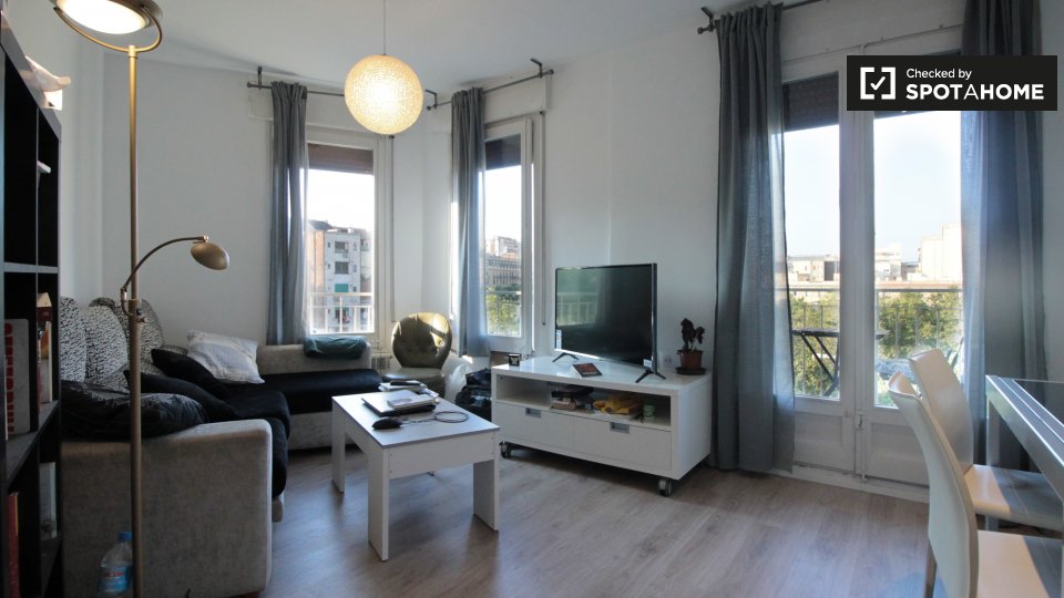 Double room Barcelona, 3 beds, 100m² — photo 5