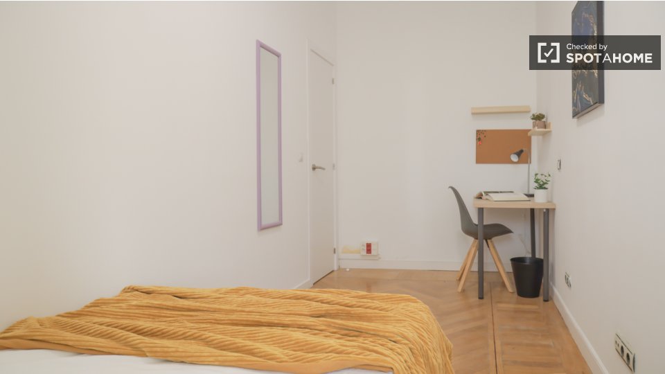 Double room Madrid, 18 beds — photo 14