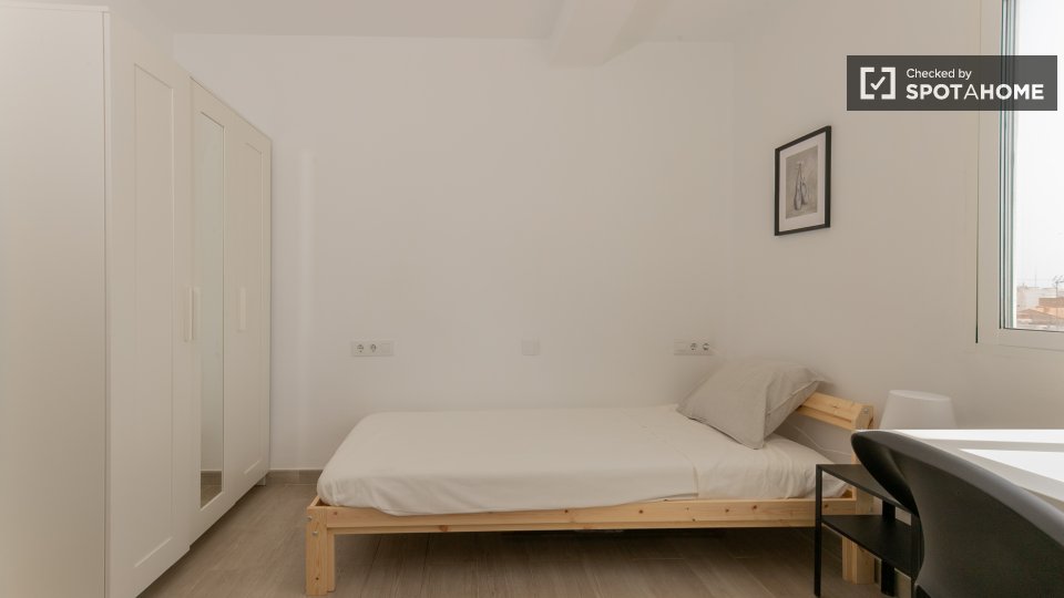 Apartment Valencia, 2 beds, 75m² — photo 17