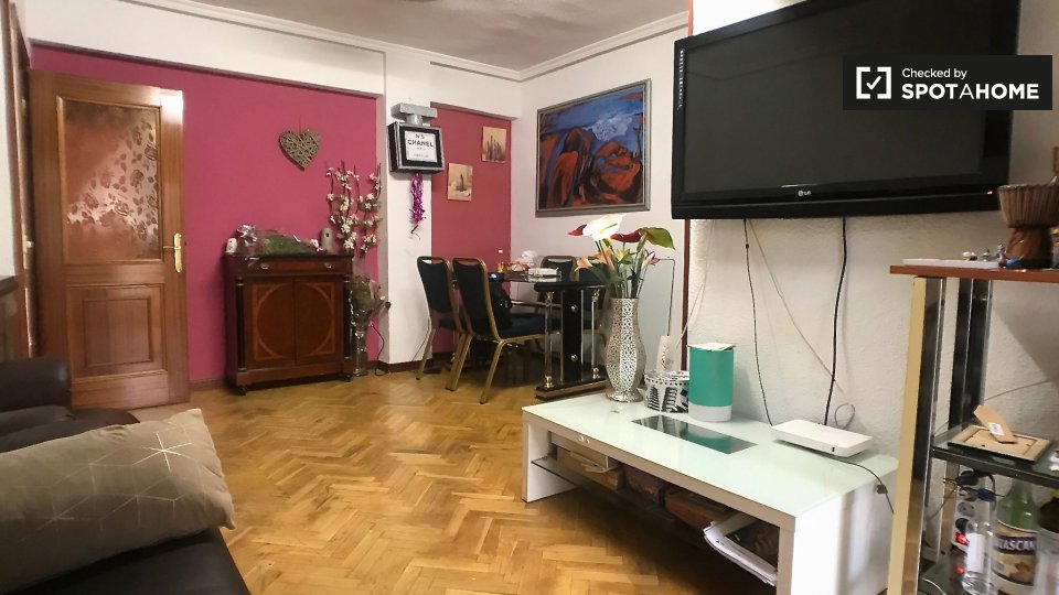 Double room Madrid, 3 beds — photo 8