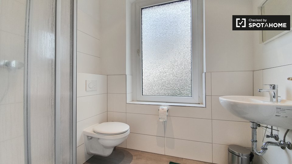 Double room Berlin, 2 beds, 40m² — photo 7