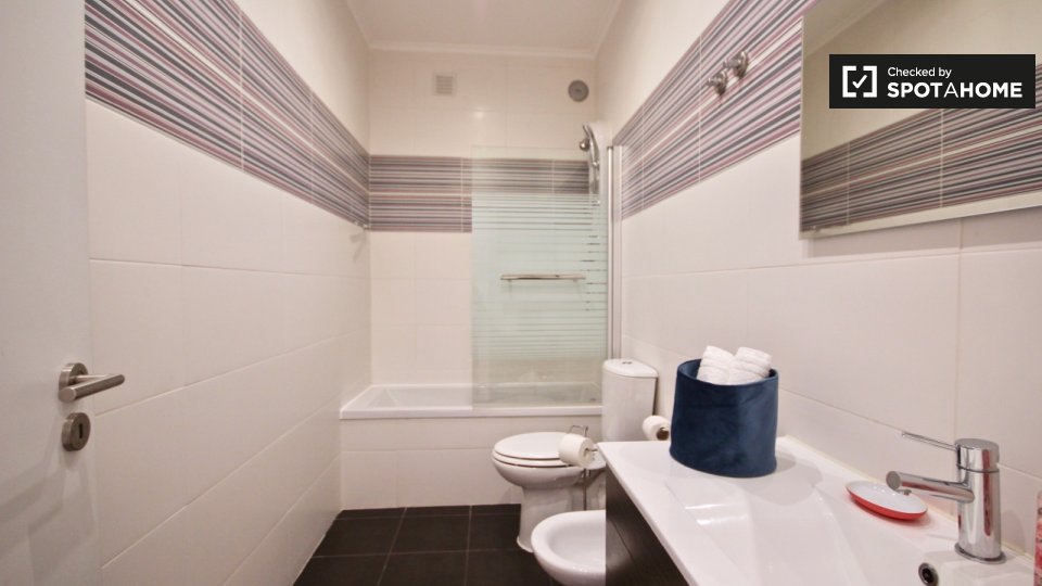 Apartment Lisbon, 2 beds — photo 14