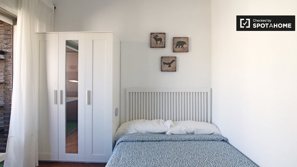 Double room Madrid, 5 beds, 133m² — photo 16