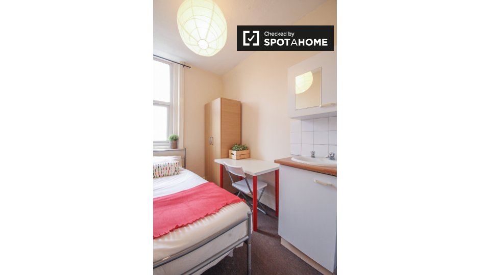 Double room London, 8 beds — photo 18