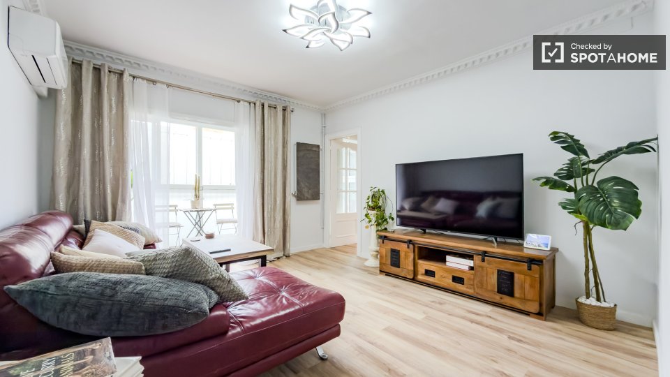 Apartment Barcelona, 3 beds, 67m² — photo 32
