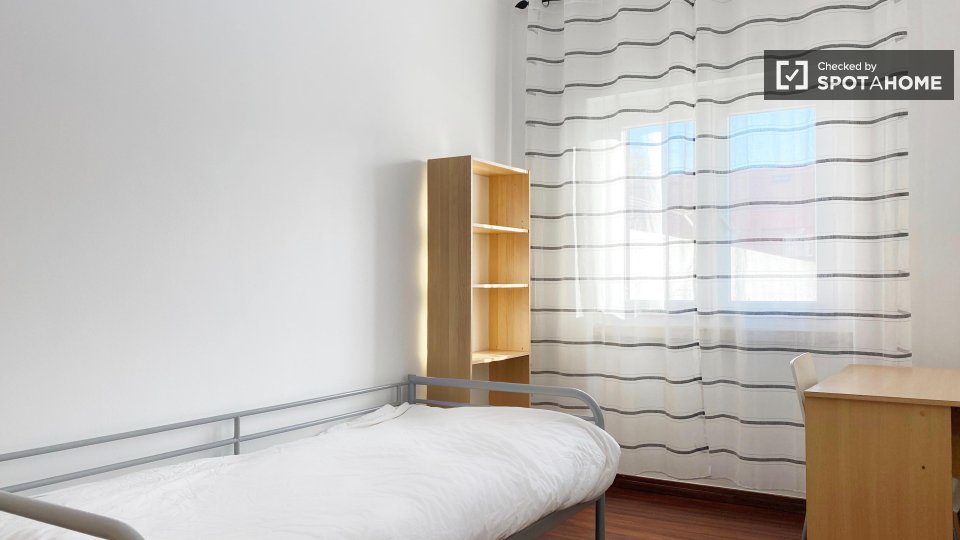 Double room Lisbon, 1 bed, 60m² — photo 64