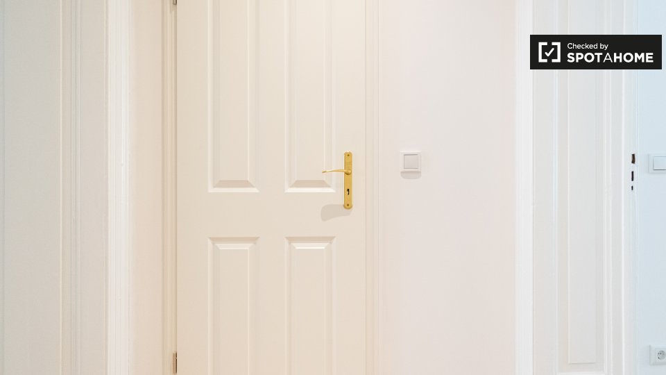 Double room Berlin, 4 beds, 74m² — photo 18